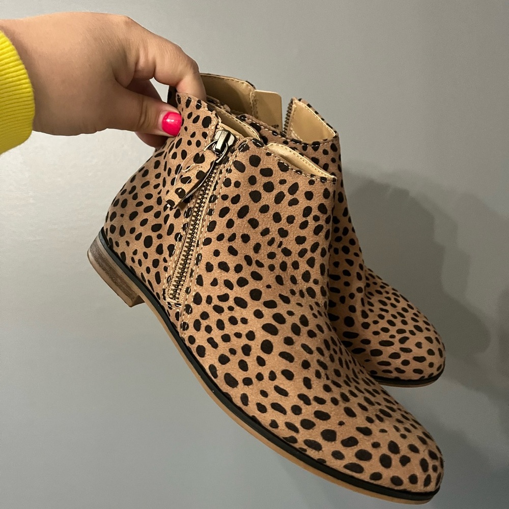 Girls Sz 5 Cat & Jack Booties